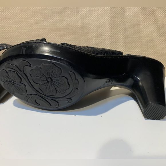 b.o.c. Black Patterned Heels - Picture 7 of 10